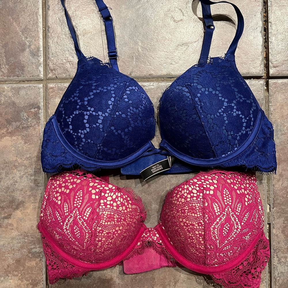 VS BOMBSHELL PLUNGE. Lace Underwire Bra Set - Blue and Pink